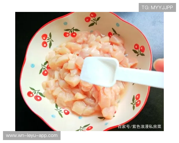 吕小军家里冰箱塞满蛋白粉，老婆说他吃鸡胸肉比吃米饭还多