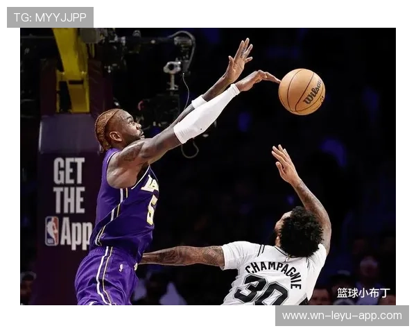 扬尼斯挡拆造错位效率提升明显 拉开队友得分空间