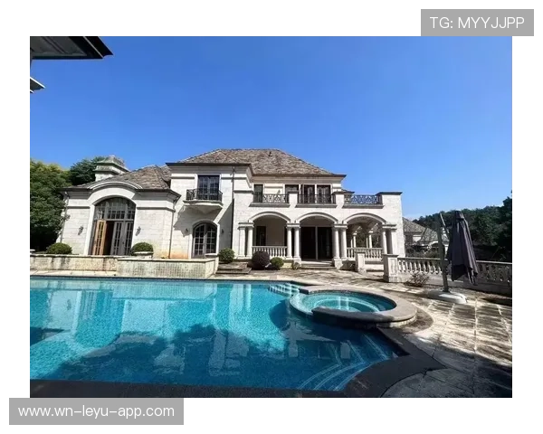 莫德里奇场下豪宅装修堪比宫殿，朋友圈都晒不出这么奢侈的日常