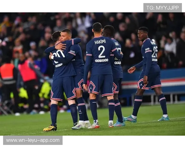 巴黎圣日耳曼的战术转变：边路突破依赖增强及其对进攻体系的影响