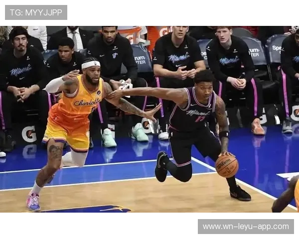 希罗转为无球跑位像库里，拉开三分空间提高效率